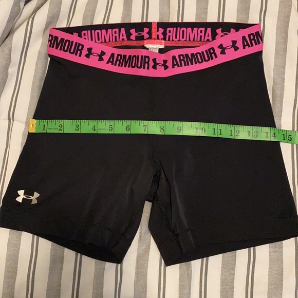 Under Armour Workout Shorts - Picture 3 of 8
